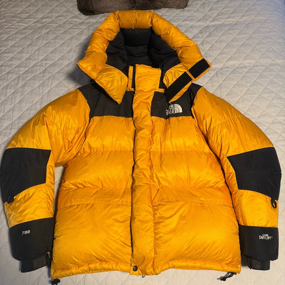 VINTAGE 90’s The North Face Men's Yellow & Black Expedition Puffer Jacket Medium